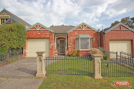 Property photo of 21 Mirrabook Court Berwick VIC 3806