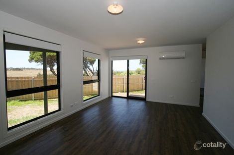 Property photo of 2/2 Bayview Avenue Surf Beach VIC 3922