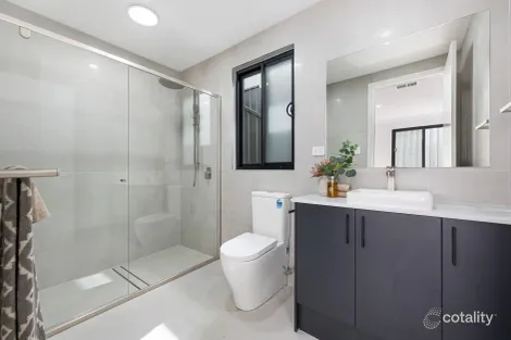 Property photo of 8 Flinders Drive Valley View SA 5093