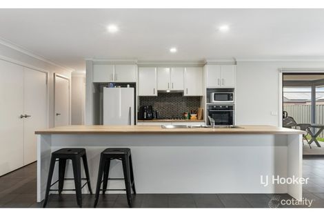 Property photo of 14 Wispering Circuit Kilmore VIC 3764