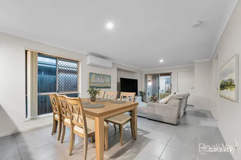 Property photo of 24 Sovereign Drive Deebing Heights QLD 4306