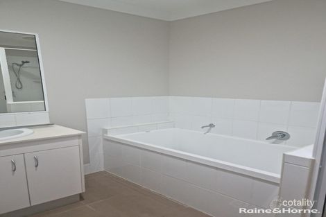 1/6 Miami Tce, Blacks Beach, QLD 4740