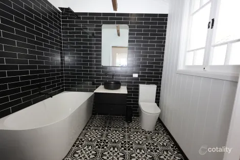 Property photo of 33 Bideford Street Torquay QLD 4655