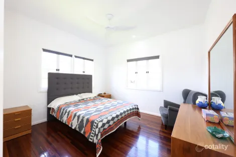 Property photo of 33 Bideford Street Torquay QLD 4655
