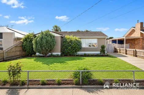 Property photo of 7 Centre Avenue Werribee VIC 3030