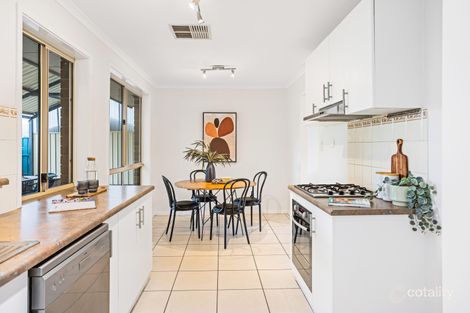 Property photo of 2 Mawson Circuit Woodcroft SA 5162
