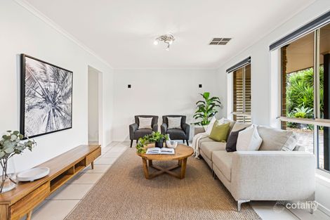 Property photo of 2 Mawson Circuit Woodcroft SA 5162