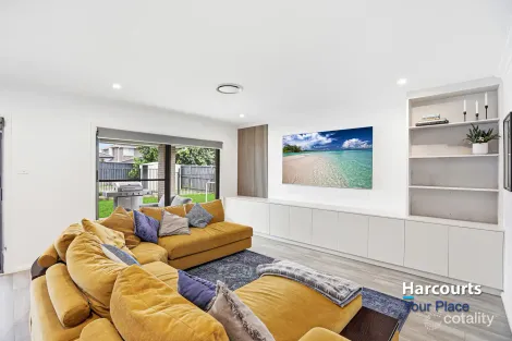 Property photo of 6 Kirkwood Crescent Colebee NSW 2761