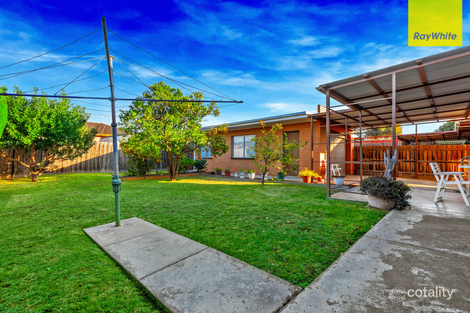 Property photo of 14 Stradbroke Drive St Albans VIC 3021