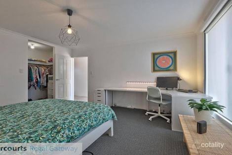 Property photo of 30 Bronzite Road Treeby WA 6164