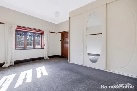 Property photo of 226 Peel Street Bathurst NSW 2795