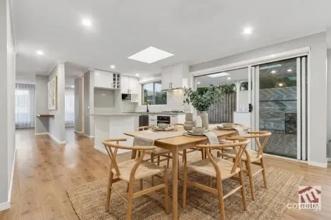 Property photo of 2 Schmidt Court Seaford VIC 3198