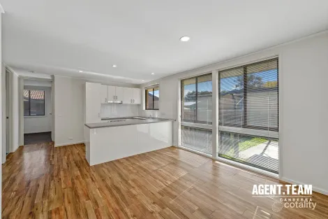 1/11 Houghton Pl, Spence, ACT 2615