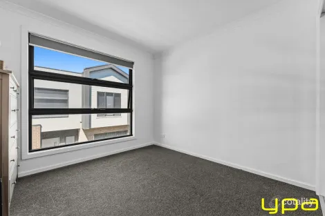 Property photo of 15 Kimzy Circuit Werribee VIC 3030