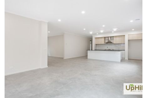 Property photo of 11 Vulpine Street Clyde VIC 3978
