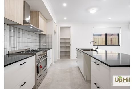 Property photo of 11 Vulpine Street Clyde VIC 3978