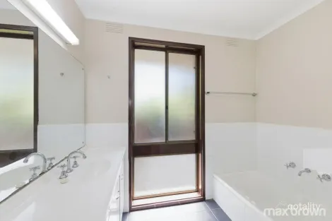 Property photo of 7 Summerhill Road Montrose VIC 3765