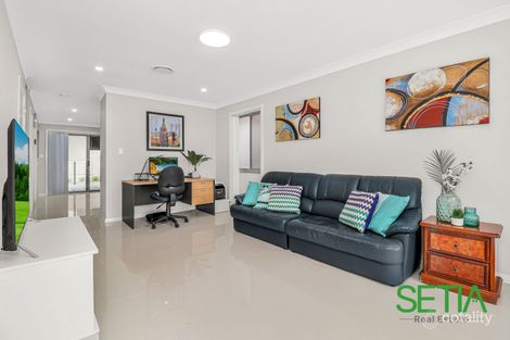 Property photo of 74 Carroll Crescent Plumpton NSW 2761