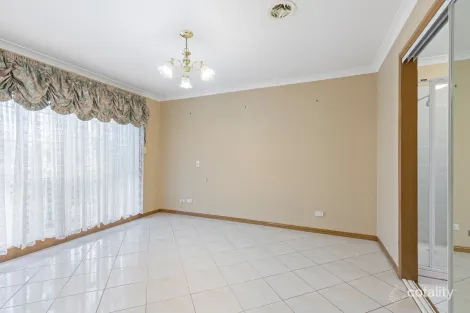 Property photo of 16 Thames Boulevard Werribee VIC 3030