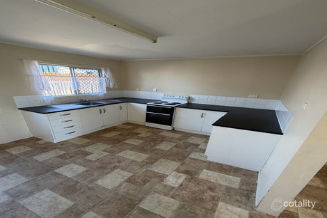 2/121 Herbert St, Bowen, QLD 4805