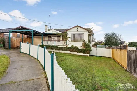 Property photo of 8 Camellia Court Doveton VIC 3177
