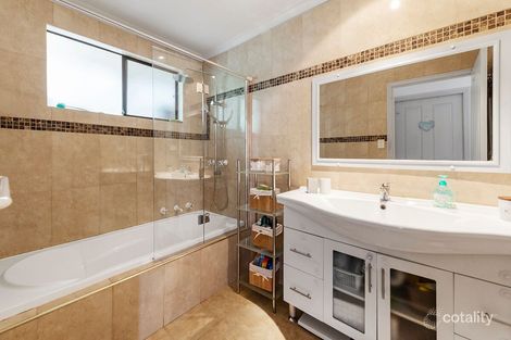 15 Holland Cl, Springfield, NSW 2250