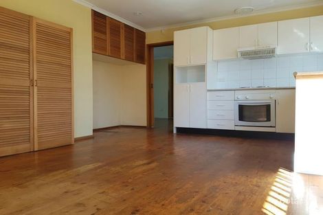 Property photo of 12 Cronulla Crescent Woodbine NSW 2560