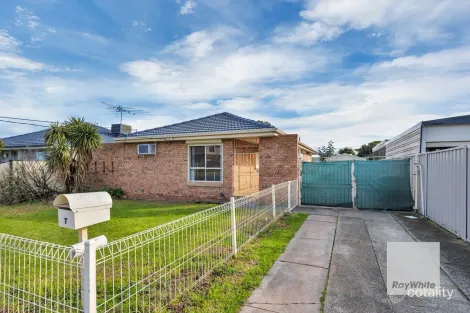 7 ERINDALE AVE, DEER PARK, VIC 3023