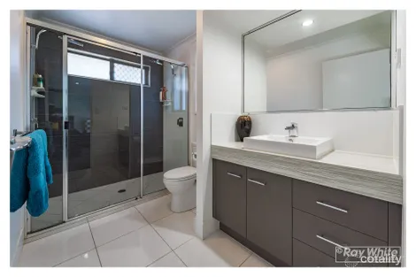 Property photo of 6 Mistletoe Avenue Norman Gardens QLD 4701