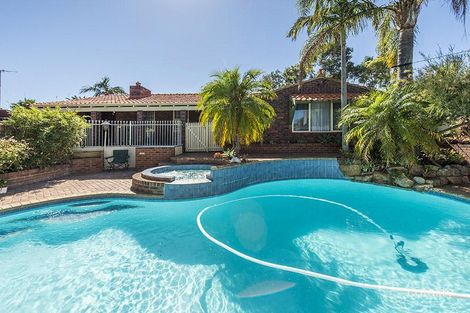 5 Galahad Way, Carine, WA 6020