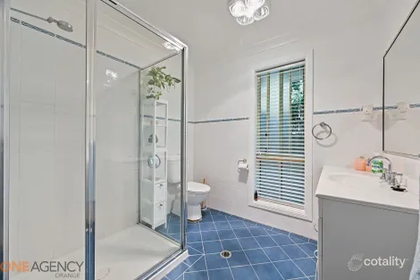 Property photo of 34 George Weily Place Orange NSW 2800