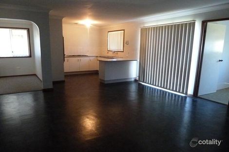 Property photo of 31 Langi Crescent Glenfield Park NSW 2650