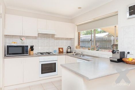 Property photo of 37 Jerilderie Drive Berwick VIC 3806