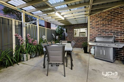 Property photo of 2/6 Wilpena Court St Albans VIC 3021