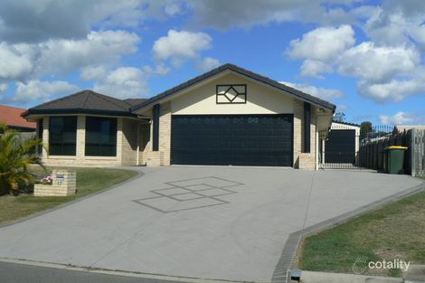 17 Moonstone Dr, Urangan, QLD 4655