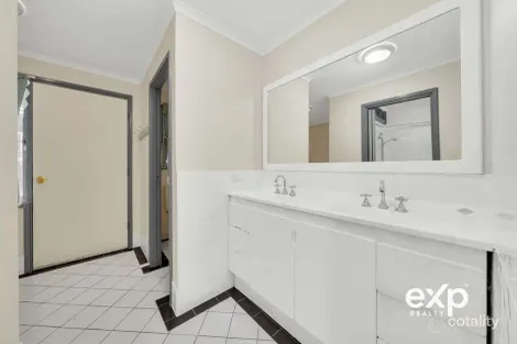 Property photo of 2 Arras Court Paralowie SA 5108