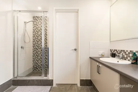 Property photo of 13 Shimmer Chase Eglinton WA 6034