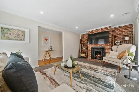 Property photo of 2 Emerson Place Rowville VIC 3178