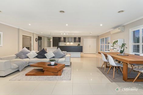 Property photo of 2 Raynes Close Carrum Downs VIC 3201