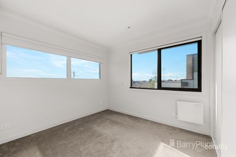 Property photo of 2/65 Turana Street Doncaster VIC 3108