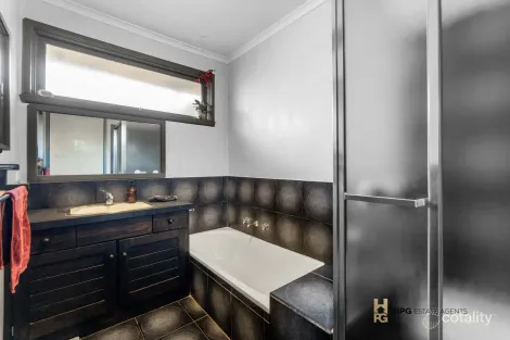 Property photo of 9 Samara Grove Gladstone Park VIC 3043
