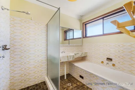 Property photo of 8 Berrigan Place Bossley Park NSW 2176