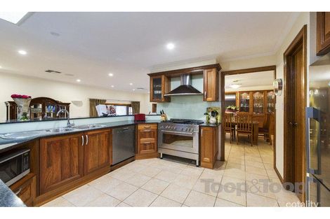 Property photo of 10 Bent Court Wynn Vale SA 5127