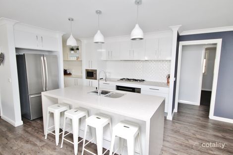 Property photo of 18 Coates Drive Kelso NSW 2795