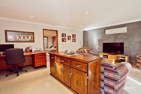 Property photo of 11 Jika Court Werribee VIC 3030