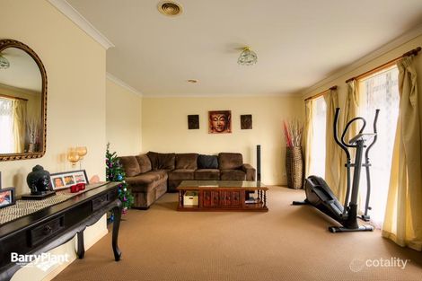 Property photo of 3 Montrose Way Cranbourne West VIC 3977