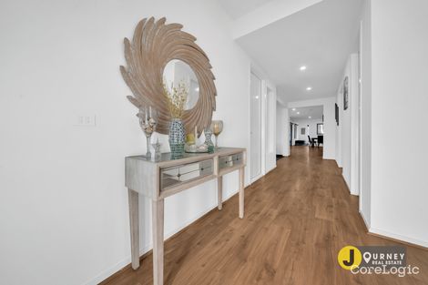 Property photo of 35 Lothbury Drive Clyde North VIC 3978
