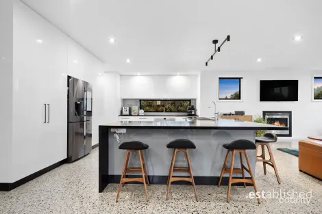 Property photo of 26 Vaucluse Boulevard Point Cook VIC 3030