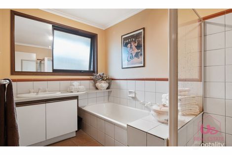 36 Franciscan Ave, Frankston, VIC 3199