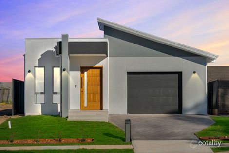 Property photo of 170 Copperfield Drive Rosemeadow NSW 2560